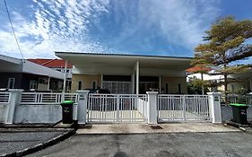 Lynn Homestay Alor Setar
